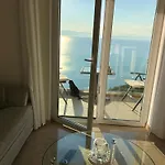 דירה Private Hanglage Mit Besonderer Ausstattung *